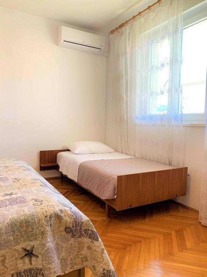 Roko Apartment House Primošten Exterior foto